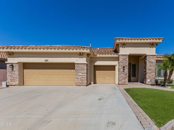 2324 W BLAYLOCK Drive W, Phoenix, AZ 85085