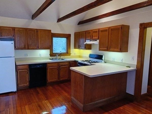 376 Grove St, Boston, MA 02132
