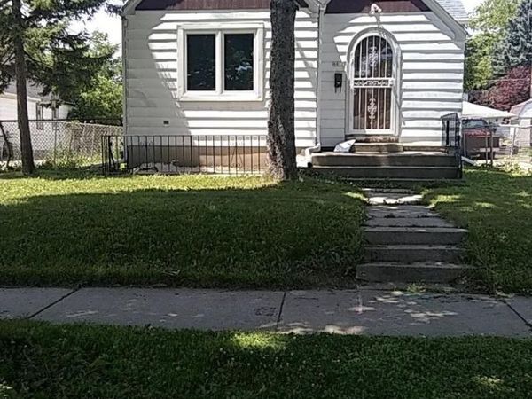 6017 N 37th STREET, Milwaukee, WI 53209