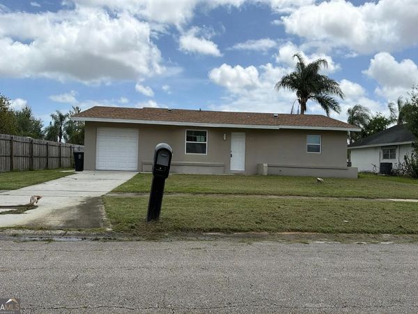 643 SW Ivanhoe Drive, Port Saint Lucie, FL 34983