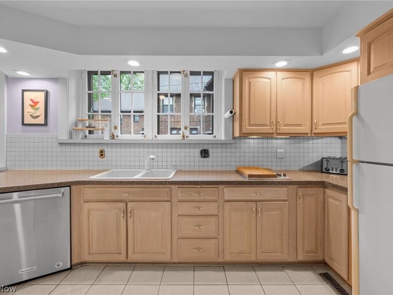 14211 Larchmere Boulevard, Shaker Heights, OH 44120 Photo 15