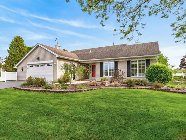 25 Western Pine Drive, Rochester, NY 14616