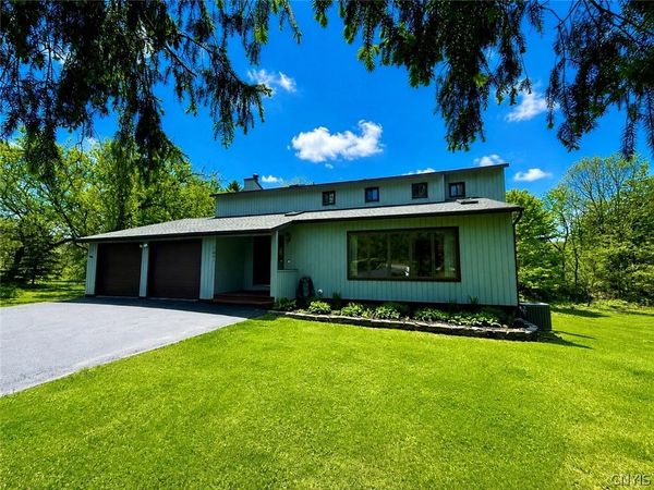 7801 Clearwater Circle, Manlius, NY 13104