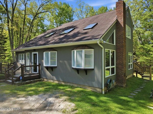 206 Fellowship Drive , Hawley, PA 18428