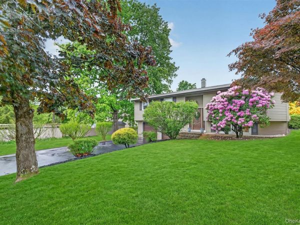 1 Rockledge Road , Poughkeepsie, NY 12601