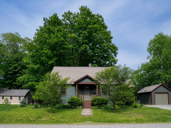 32 Marlboro Avenue, Brattleboro, VT 05301