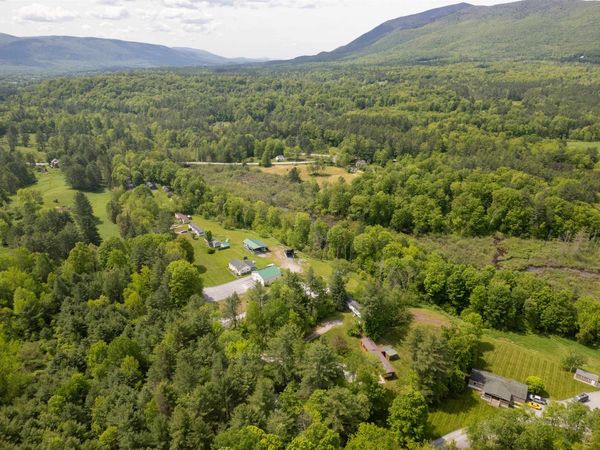 233 Squires Road, Manchester, VT 05255