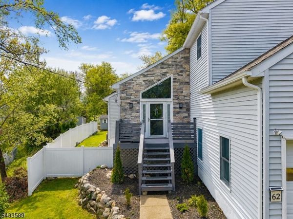 62 Unger Ave, Hopatcong, NJ 07874