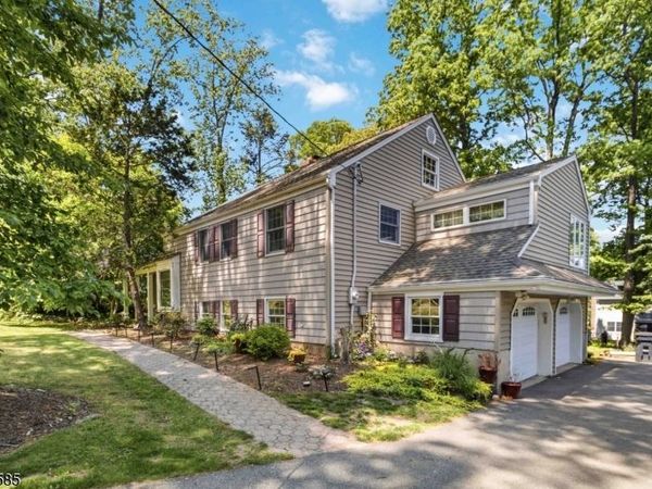 11 Powder Horn Dr, Morris, NJ 07960