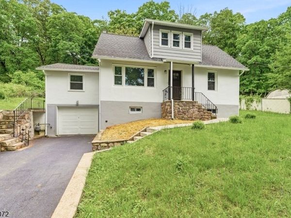 30 Chestnut Ter, Rockaway, NJ 07866