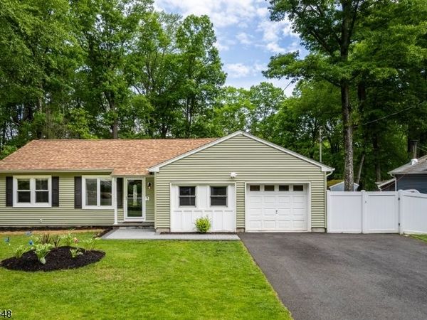 156 Kings Hwy, Roxbury, NJ 07850