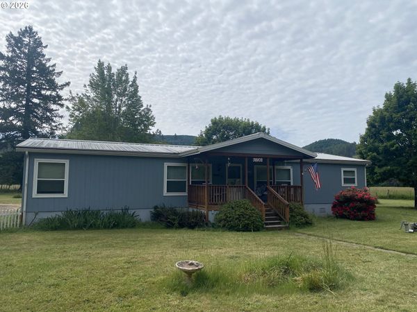 38102 QUEENS RD, Marcola, OR 97454