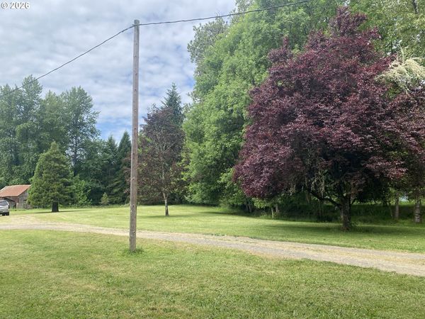 38102 QUEENS RD, Marcola, OR 97454