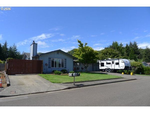 412 CAMELLIA CT, Reedsport, OR 97467