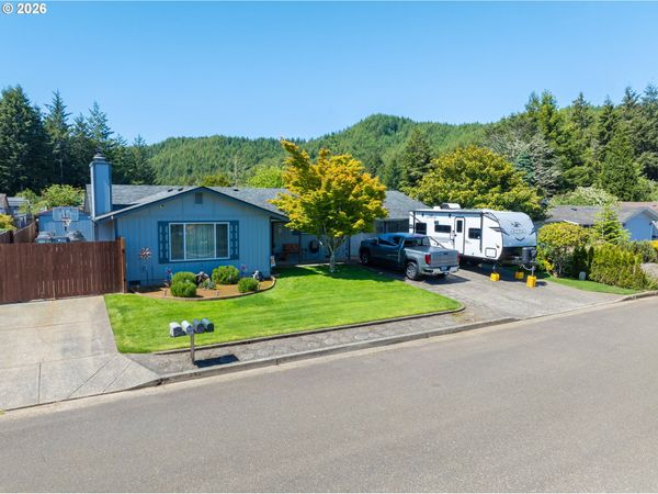 412 CAMELLIA CT, Reedsport, OR 97467