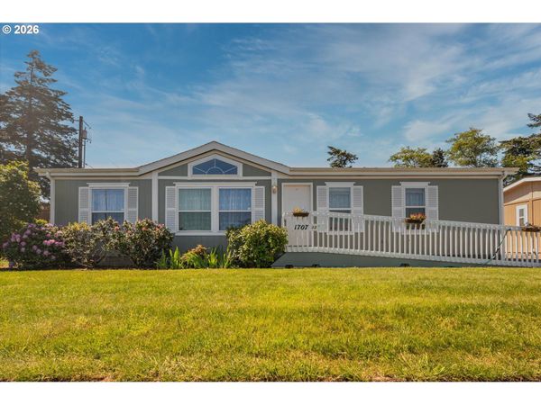 1707 13TH ST, North Bend, OR 97459