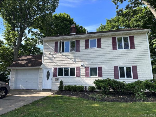 120 Ball Park Lane , Hicksville, NY 11801