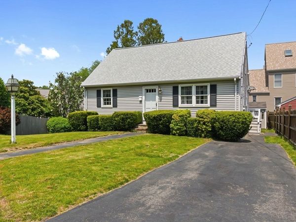 144 Tremont St, Peabody, MA 01960