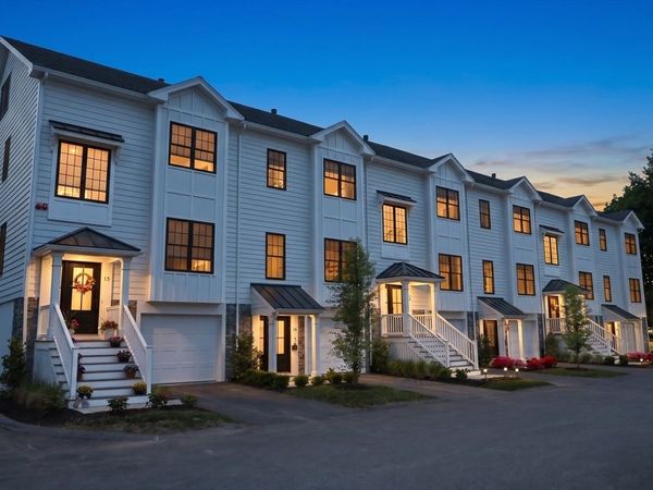 68 Prospect St, Unit 16, Peabody, MA 01960