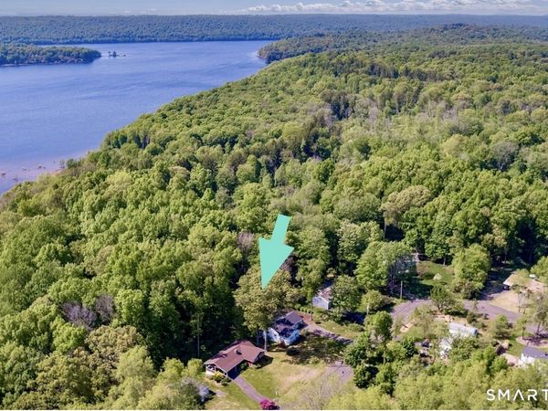 34 Evergreen, North Branford, CT 06471