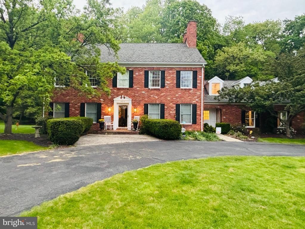406 E SPRINGWOOD PLACE, PORT MATILDA, PA 16870