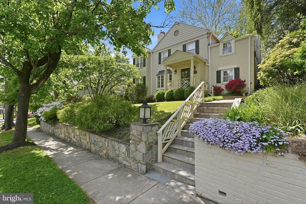 8504 Lynwood Place , Chevy Chase, MD 20815 Main Photo