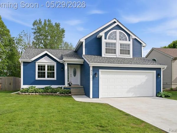 349 Princeton Drive, South Lyon, MI 48178