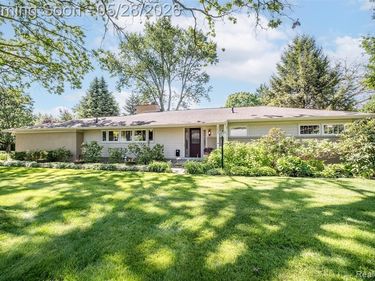 3621 Berkshire Drive, Bloomfield Twp, MI 48301