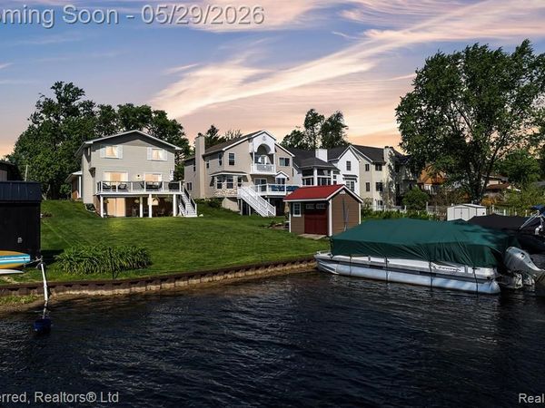3812 Maiden Street, Waterford Twp, MI 48329
