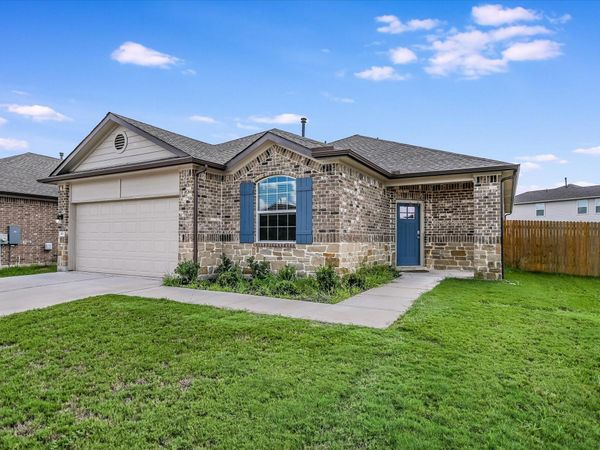 413 Rainmaker LN, Bastrop, TX 78602