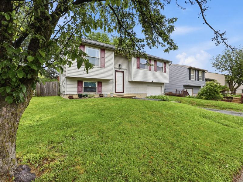 3912 Farm Brook Lane, Columbus, OH 43204 Photo 3