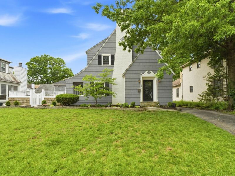 2565 Bexley Park Road, Bexley, OH 43209 Photo 2