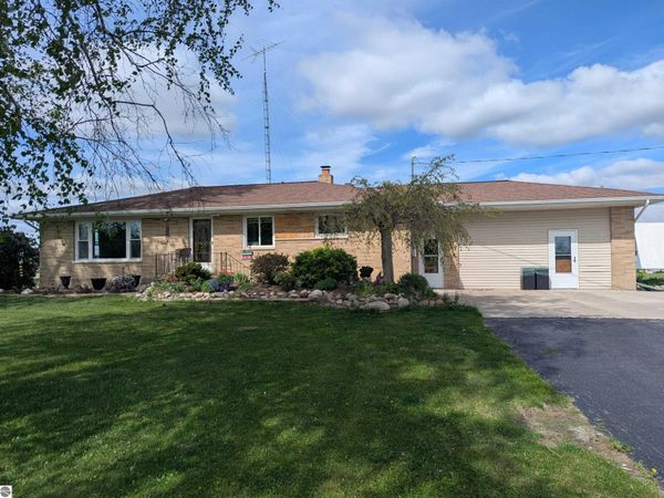 1171 M-65 N, Twining, MI 48766