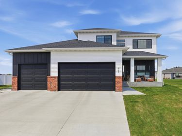 4755 32nd Street S, Fargo, ND 58104