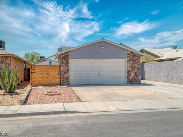 6017 Natures Drive , Las Vegas, NV 89122