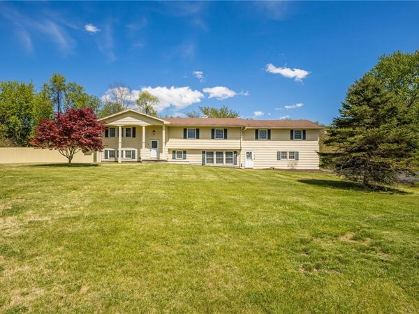 1862 Daansen Rd , Palmyra, NY 14522