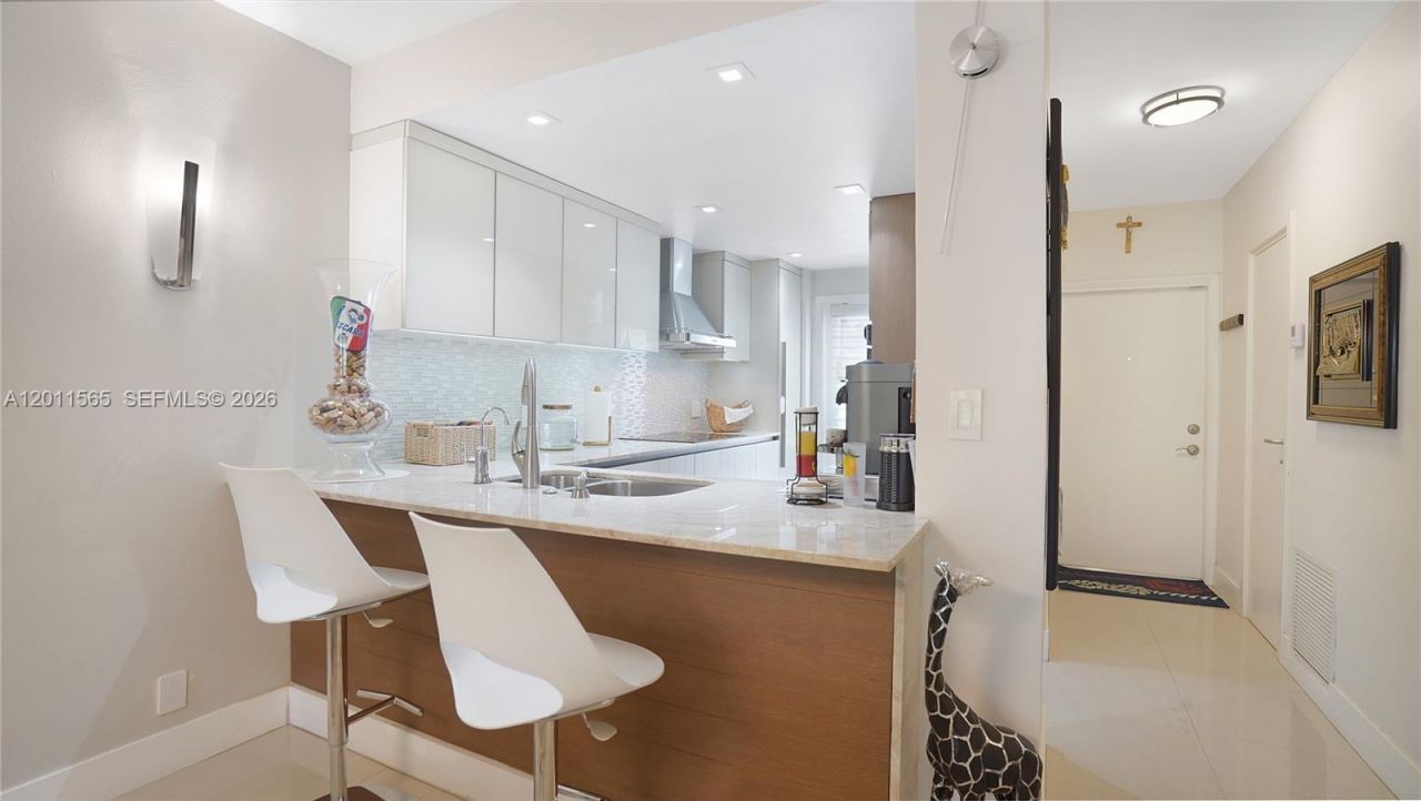 1000 SW 12th St, Unit 203, Fort Lauderdale, FL 33315 Photo
