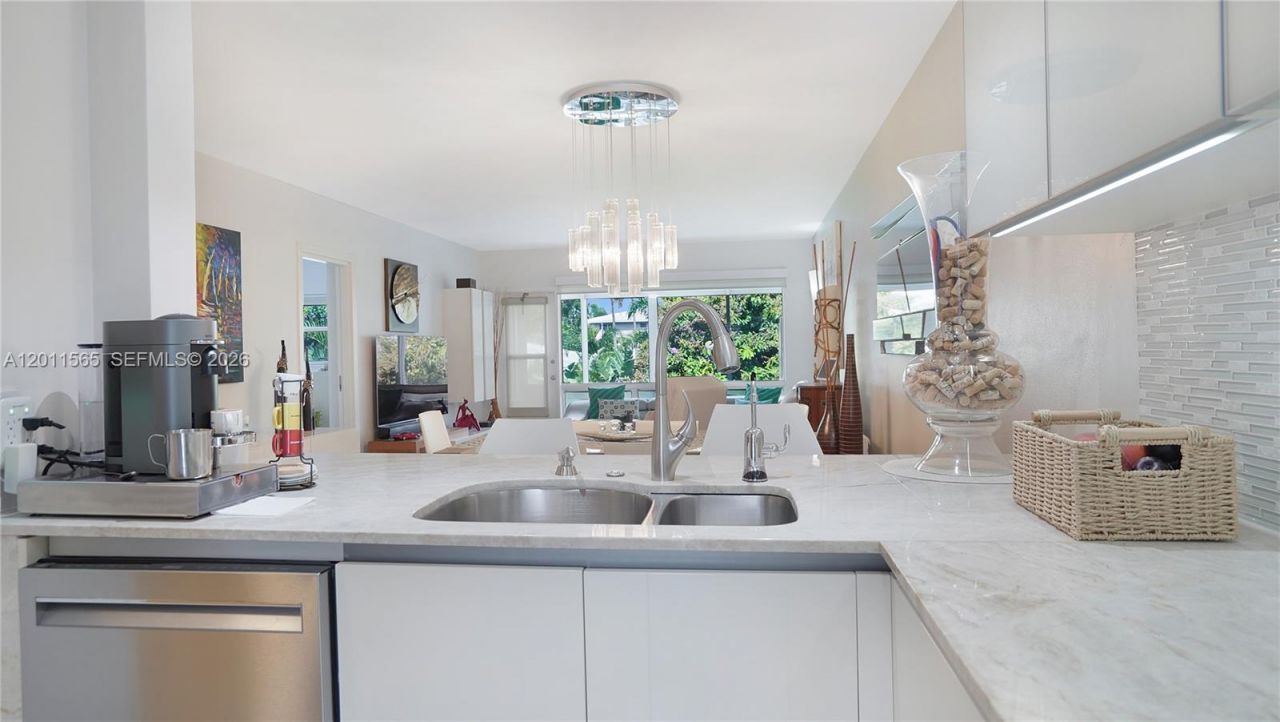 1000 SW 12th St, Unit 203, Fort Lauderdale, FL 33315 Photo