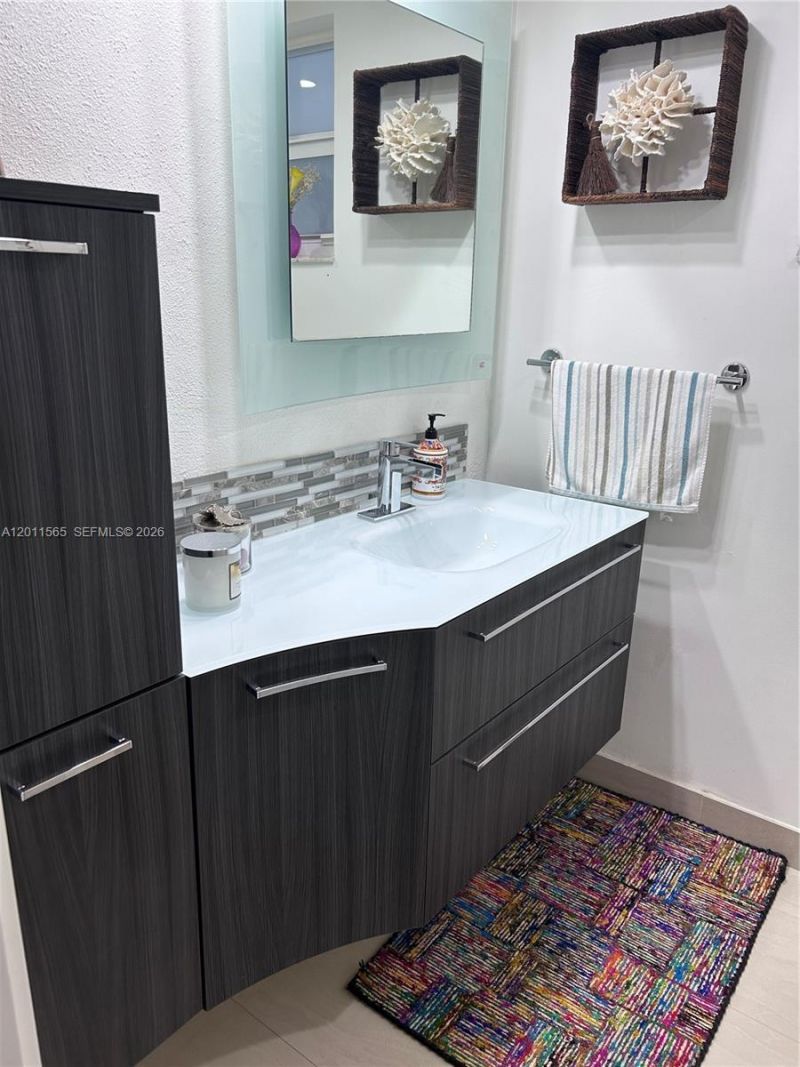 1000 SW 12th St , Unit 203, Fort Lauderdale, FL 33315 Photo