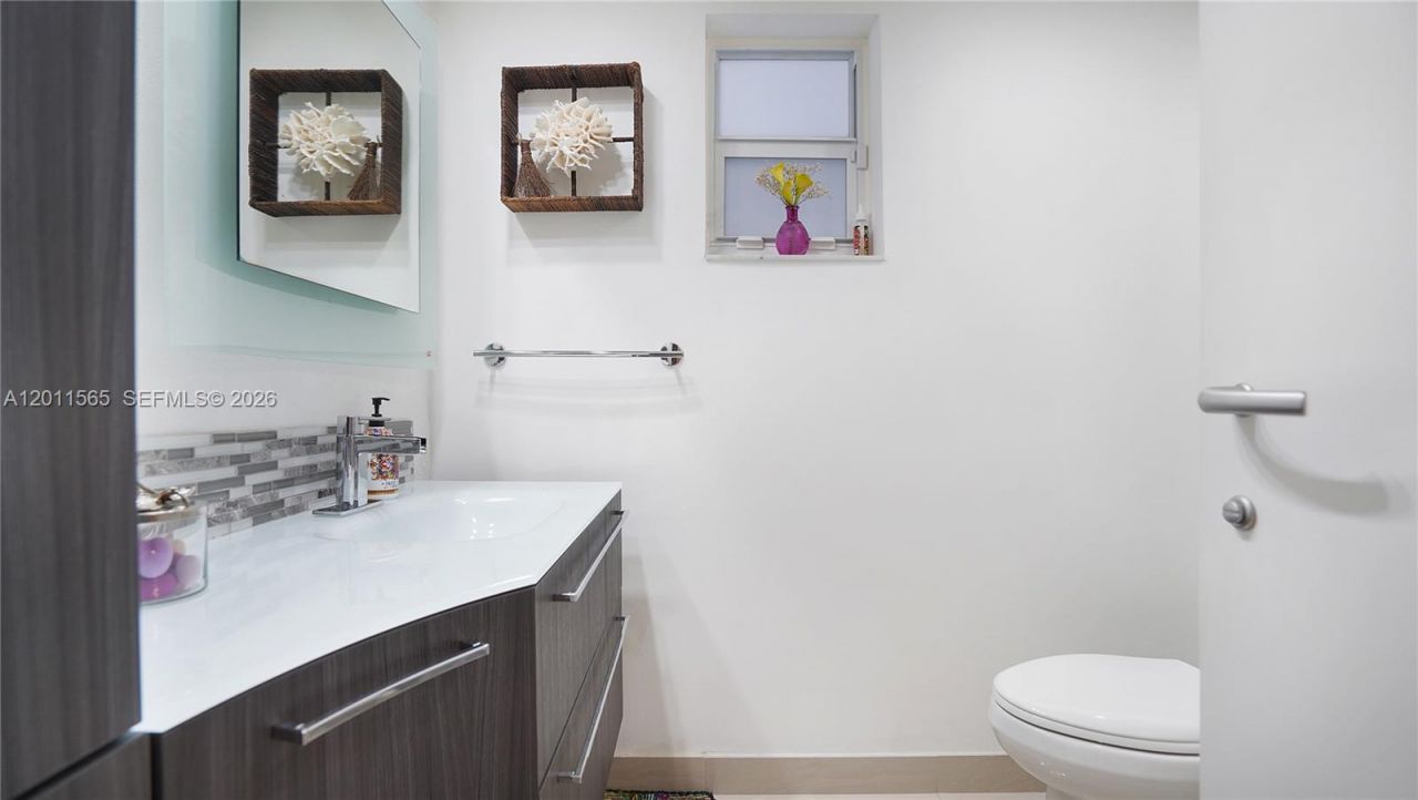 1000 SW 12th St, Unit 203, Fort Lauderdale, FL 33315 Photo
