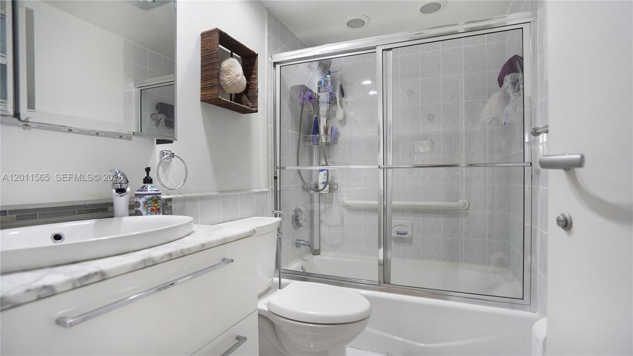 1000 SW 12th St, Unit 203, Fort Lauderdale, FL 33315 Photo