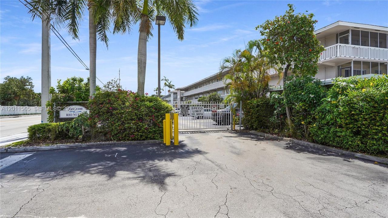 1000 SW 12th St, Unit 203, Fort Lauderdale, FL 33315 Photo