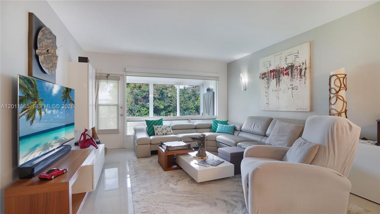 1000 SW 12th St, Unit 203, Fort Lauderdale, FL 33315 Photo