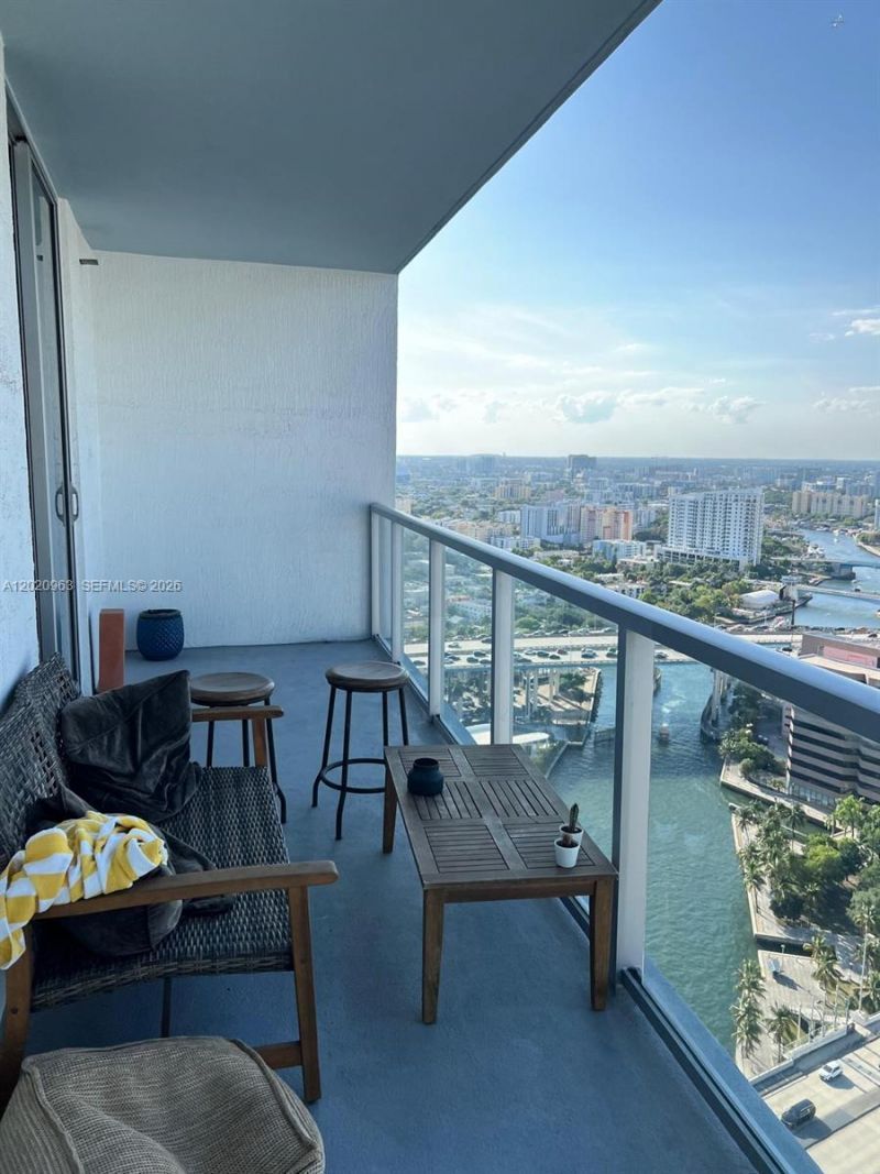 185 SW 7th St , Unit 3209, Miami, FL 33130 Photo