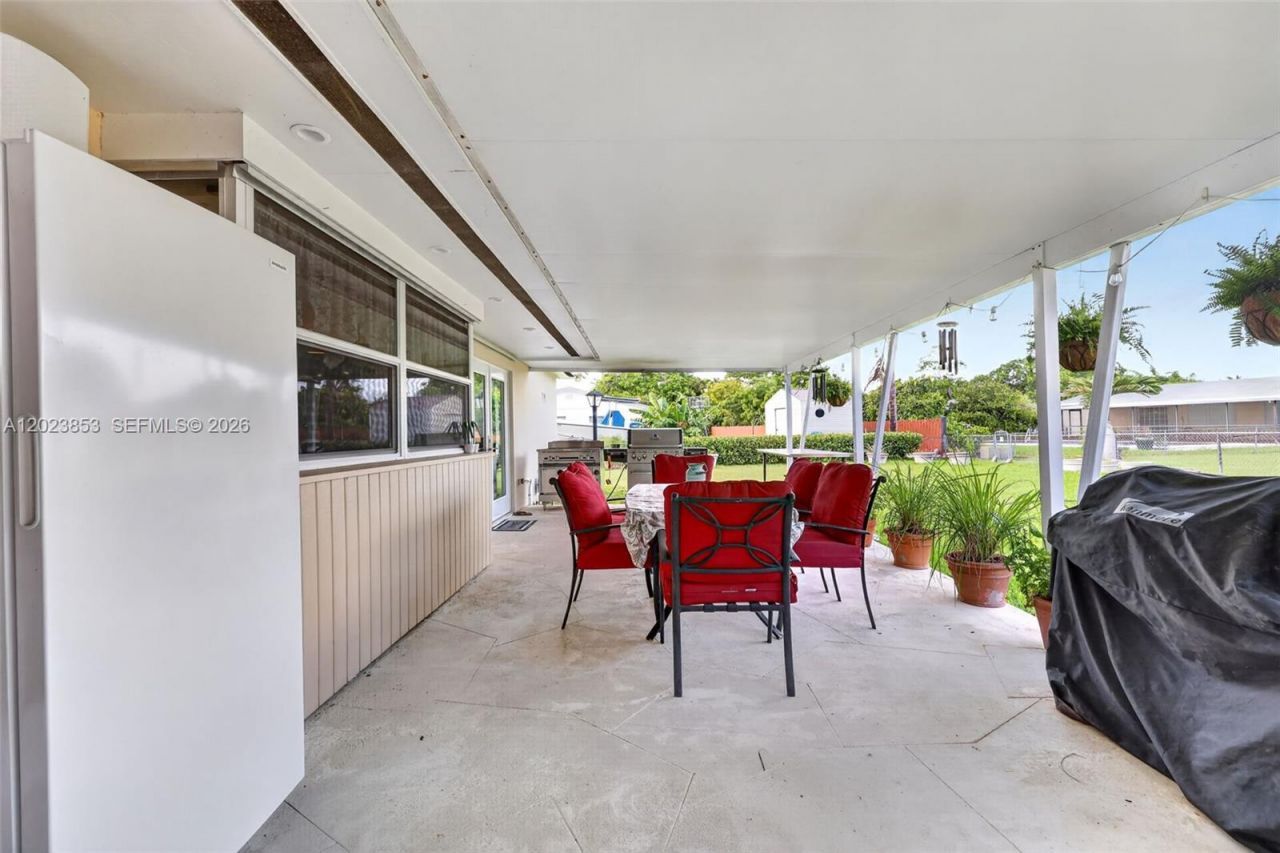 18543 SW 91st Ave, Cutler Bay, FL 33157 Photo