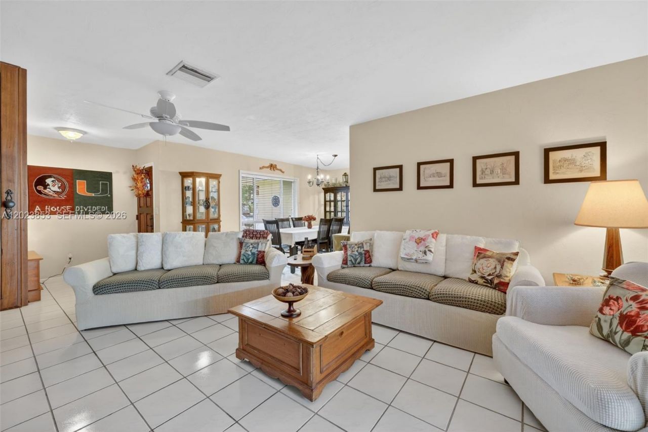 18543 SW 91st Ave, Cutler Bay, FL 33157 Photo