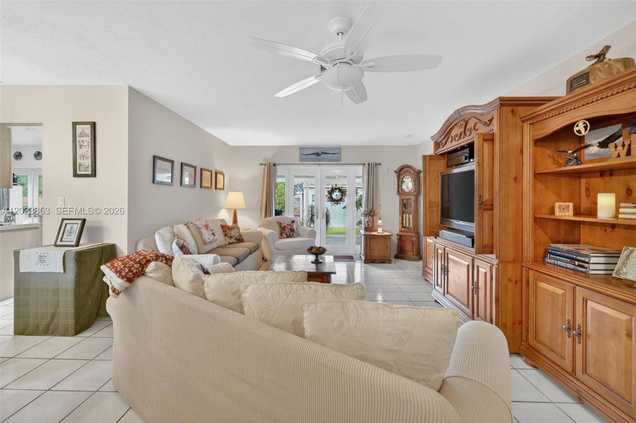 18543 SW 91st Ave, Cutler Bay, FL 33157 Photo