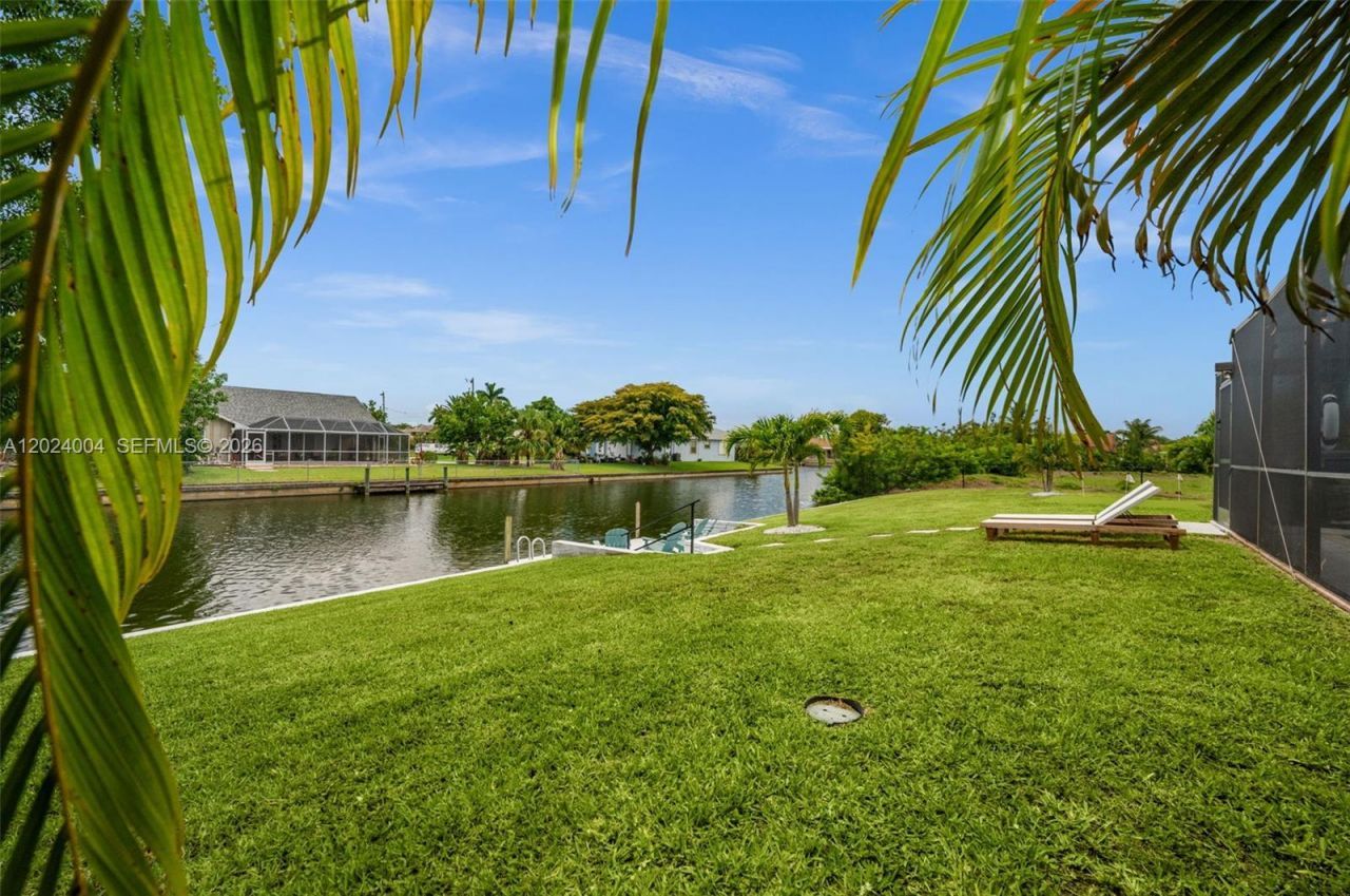 2102 SE 8th Street, Cape Coral, FL 33990 Photo