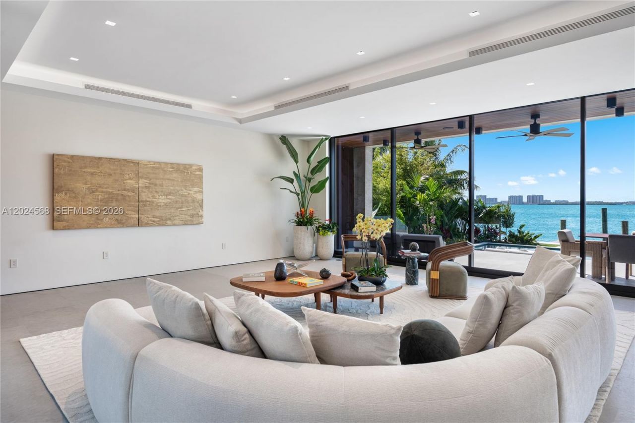 857 N Shore Dr , Miami Beach, FL 33141 Photo