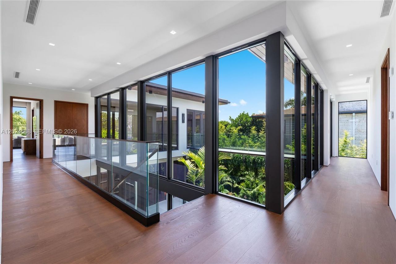 857 N Shore Dr , Miami Beach, FL 33141 Photo